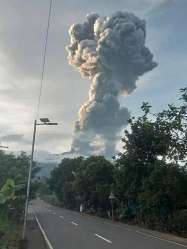 Gunung Kanlaon Meletus Dahsyat!