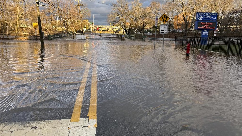 Bencana Banjir di New Jersey Renggut Dua Nyawa!