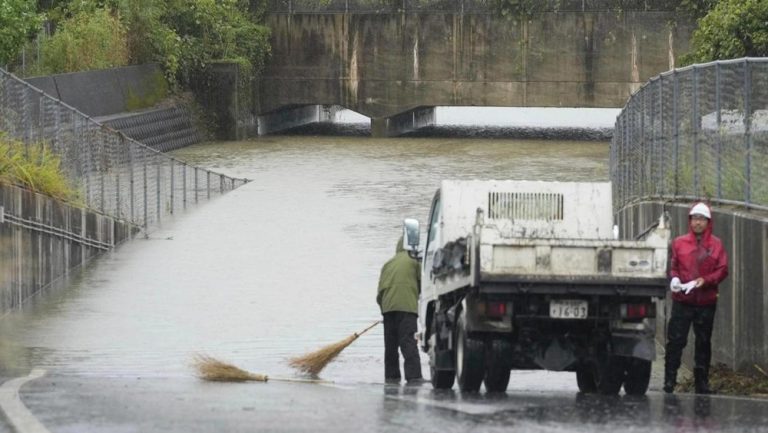 Jepang Darurat! Jutaan Warga Diimbau Mengungsi