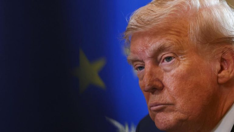 Patung Trump Dibakar! Protes Keras Warga Brasil Gegara Tarif 50% Patung Trump Dibakar! Protes Keras Warga Brasil Gegara Tarif 50%