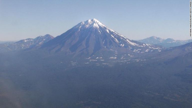 Gunung Meletus Setelah Gempa Dahsyat Rusia!