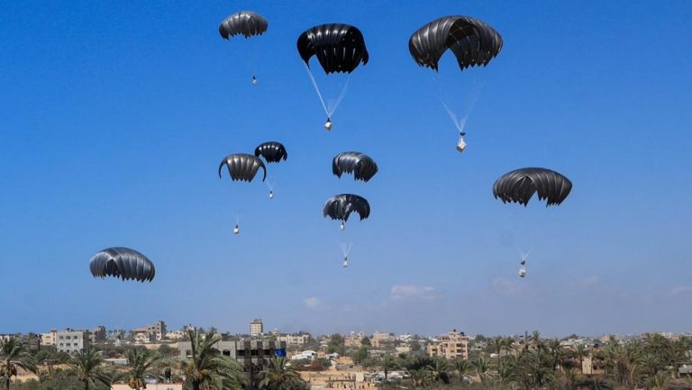 Bantuan Udara Gaza: Italia Turun Tangan!