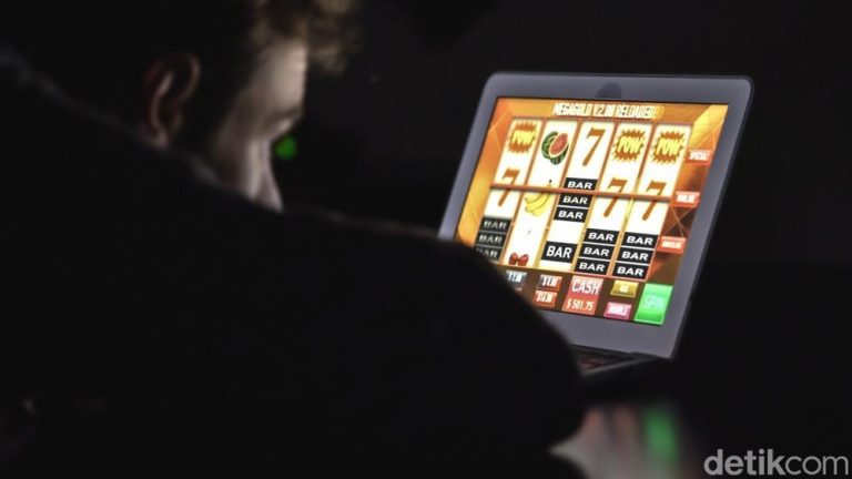 India Larang Judi Online: 450 Juta Warga Jadi Korban!