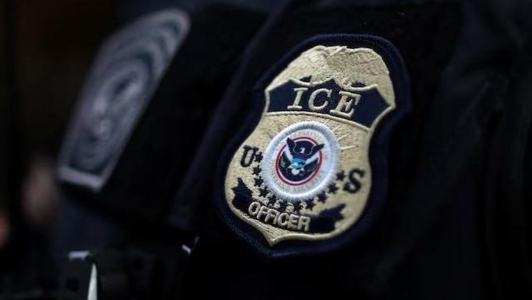 Tragedi di Jalan Raya: Buruan Imigrasi Tewas Tertabrak