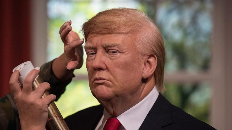 Api Amarah Membara: Patung Trump Dilahap Api Protes di Brasil!