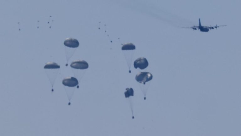 Bantuan Membawa Maut: Bocah Gaza Tewas Tertimpa Paket Bantuan