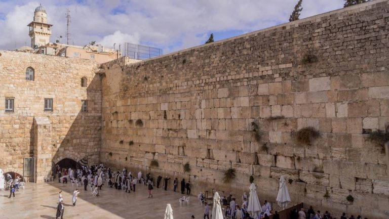 Pesan Mengejutkan di Tembok Ratapan!