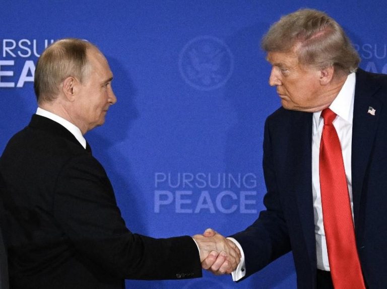 Rahasia Pertemuan Trump-Putin di Alaska: Undangan Mengejutkan dari Kremlin!