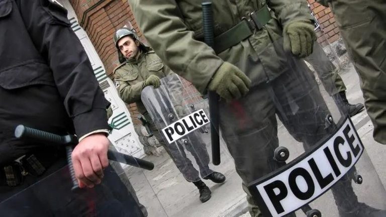 Aksi Demo Anti-Imigran di Belanda Ricuh, 30 Orang Diciduk!