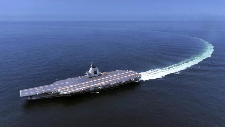 Kapal Induk China Melintas Selat Taiwan: Uji Coba atau Pesan Terselubung?