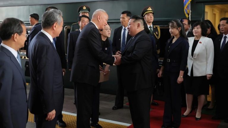 Rahasia Suksesi Korut: Putri Kim Jong Un Muncul di China!