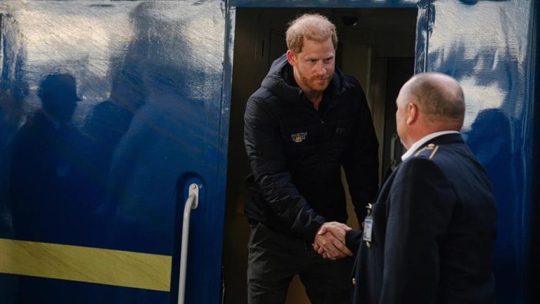 Pangeran Harry Diam-Diam Kunjungi Ukraina