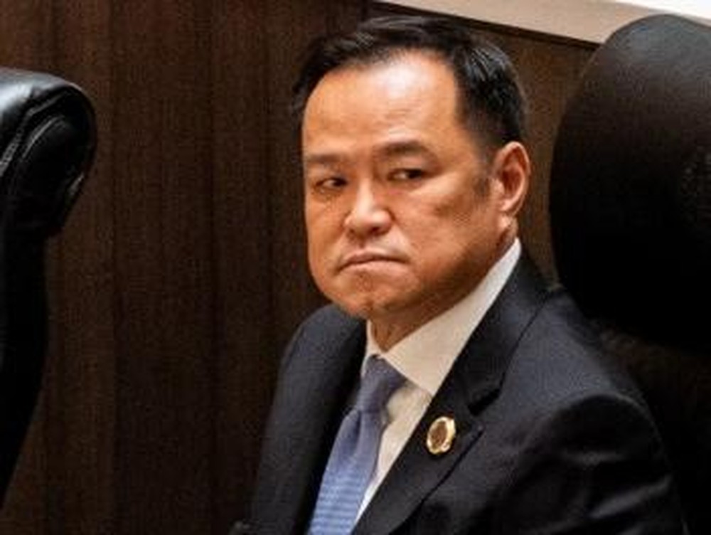 Anutin Charnvirakul: Kejutan di Thailand!