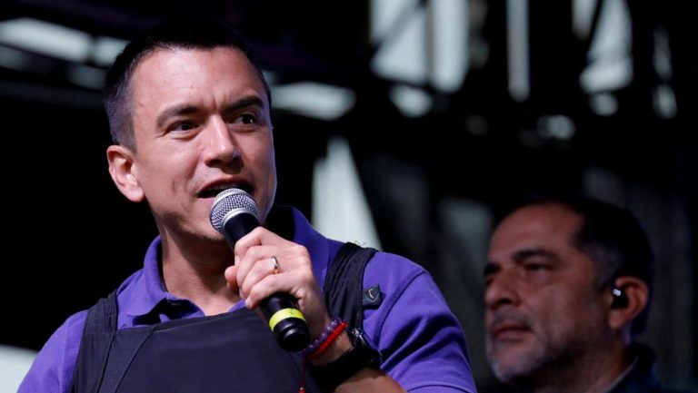 Ekuador Memanas Konvoi Presiden Diserang Massa Brutal