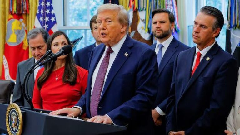 Trump Bantah Rumor Kematian: "Berita Palsu!"