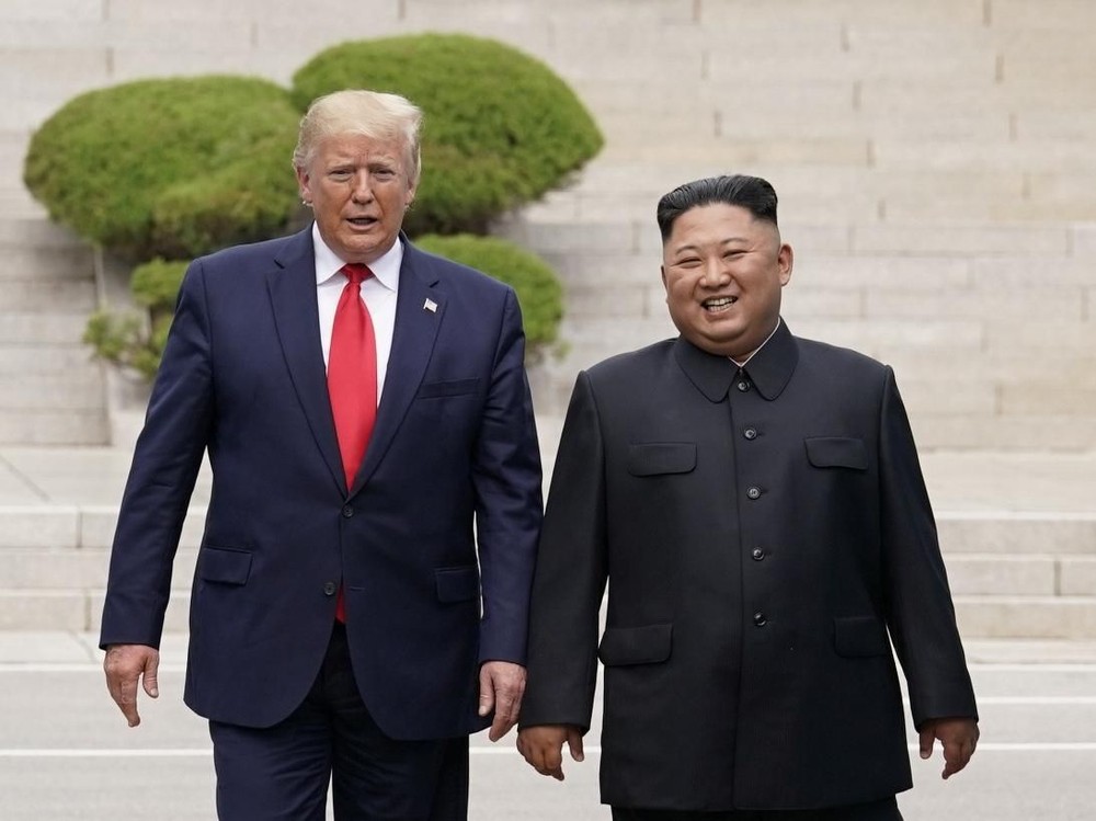 Trump Kirim Sinyal Bertemu Kim Jong Un, Ada Apa?