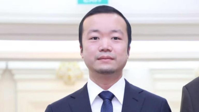 Miliarder Kamboja Diduga Cuci Uang Hasil Penipuan Kripto untuk Koleksi Seni dan Jet Pribadi Miliarder Kamboja Diduga Cuci Uang Hasil Penipuan Kripto untuk Koleksi Seni dan Jet Pribadi