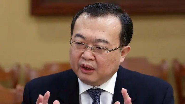 Misteri Diplomat Top China: Hilang Bak Ditelan Bumi, Kini Diganti!