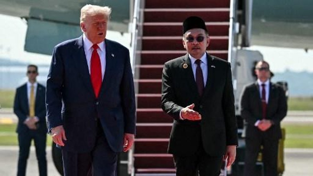 Anwar Ibrahim dan Trump: Pujian Tak Terduga di Balik Layar Perdamaian Thailand-Kamboja