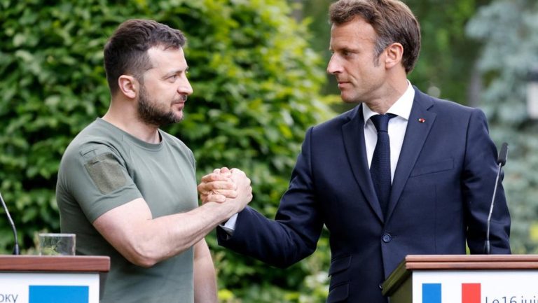Zelensky Desak Macron: Kirim Rudal Lebih Banyak, Rusia Makin Beringas!