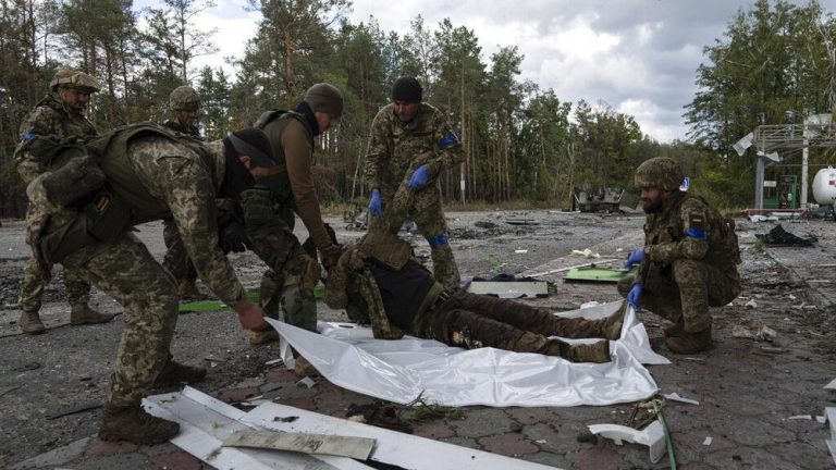 Rusia Kirim Balik Seribu Jasad Tentara, Ukraina Berduka Rusia Kirim Balik Seribu Jasad Tentara, Ukraina Berduka