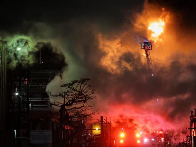 Api Membara di Kilang Minyak Chevron, California Geger! Api Membara di Kilang Minyak Chevron, California Geger!