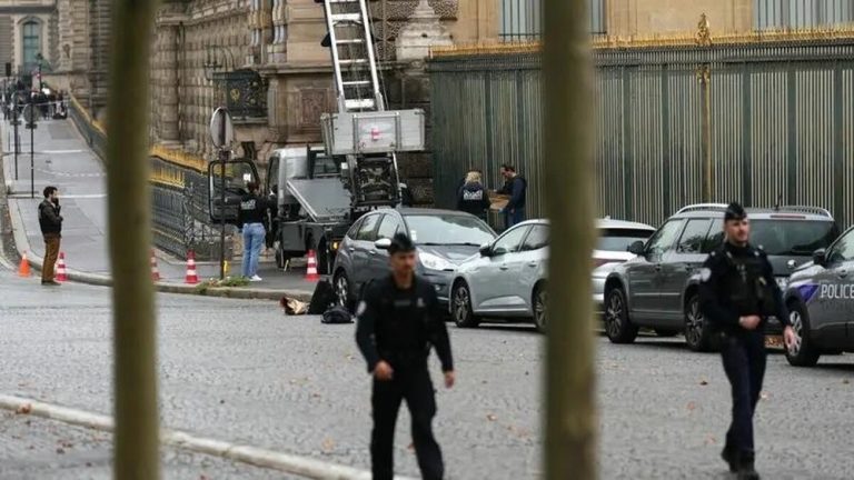 Dalang Perampokan Louvre Tertangkap! Misteri Perhiasan Rp 1,6 Triliun Terungkap?