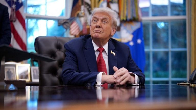 Trump Gigit Jari? Sosok Ini Dedikasikan Nobel Perdamaian untuknya!
