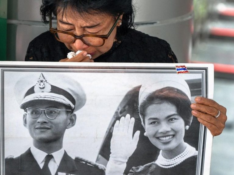 Thailand Berduka: Sang Ibu Bangsa Telah Tiada Thailand Berduka: Sang Ibu Bangsa Telah Tiada