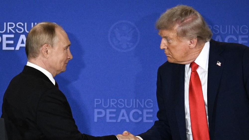 Internationalmedia.co.id - Mantan Presiden Amerika Serikat, Donald Trump, mengumumkan rencana pertemuan dengan Presiden Rusia, Vladimir Putin, di Budapest, Hungaria, untuk membahas solusi mengakhiri konflik yang berkepanjangan antara Rusia dan Ukraina.
