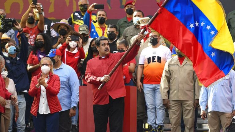 Venezuela Siaga Satu! Maduro Kerahkan Pasukan Hadapi Bayangan Trump Venezuela Siaga Satu! Maduro Kerahkan Pasukan Hadapi Bayangan Trump