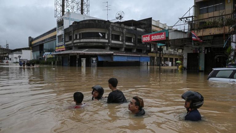 Thailand Berduka: Korban Banjir Melonjak, Kamar Mayat Tak Mampu Menampung!