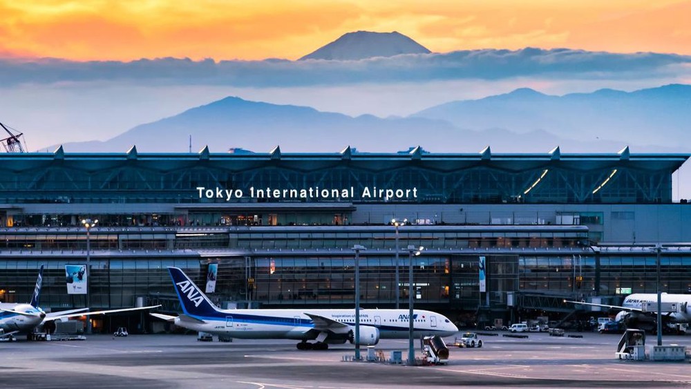 Toilet Bandara Tokyo Lumpuh? Penumpang Terjebak Antrean Panjang!