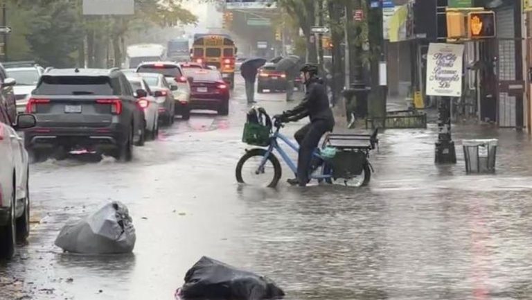 New York Lumpuh, Dua Nyawa Melayang Diterjang Banjir Dahsyat!