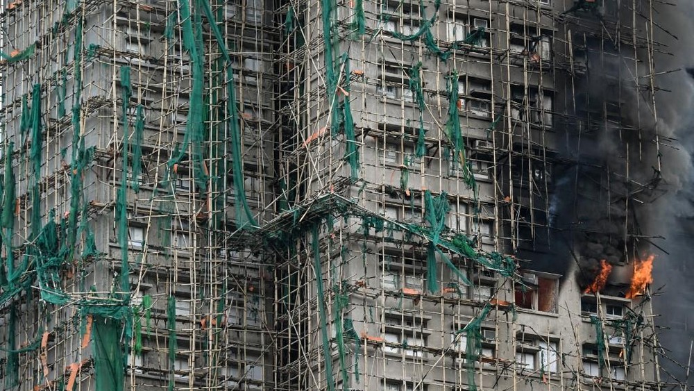 Hong Kong Berduka: Jumlah Korban Kebakaran Apartemen Melonjak Drastis!