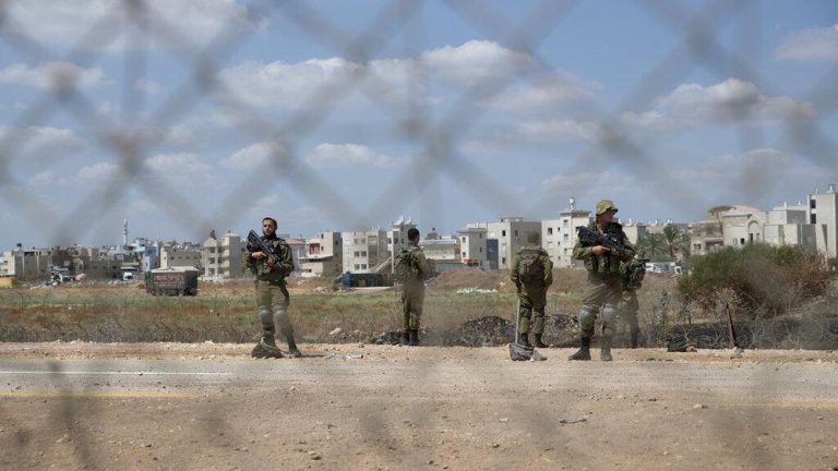 Mantan Jaksa Militer Israel Ditangkap Usai Bocorkan Video Penyiksaan Tahanan Palestina: Skandal Memanas!