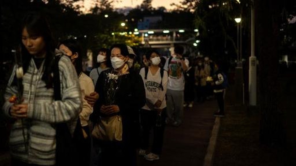Tragedi Hong Kong: 128 Nyawa Melayang, Kota Berkabung!
