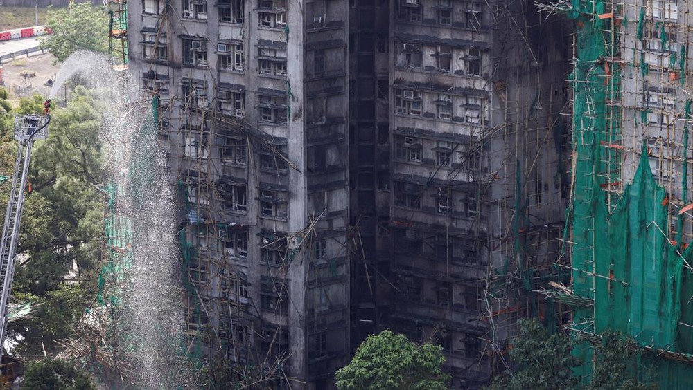 Tragedi Hong Kong: Api Lahap Apartemen, Ratusan Nyawa Melayang, Nasib 200 Orang Tak Jelas