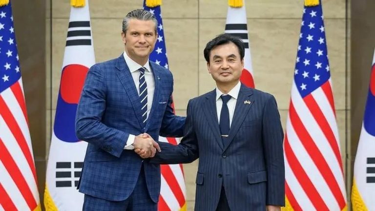 Korea Utara Unjuk Gigi Saat Menteri Pertahanan AS Sambangi Korea Selatan