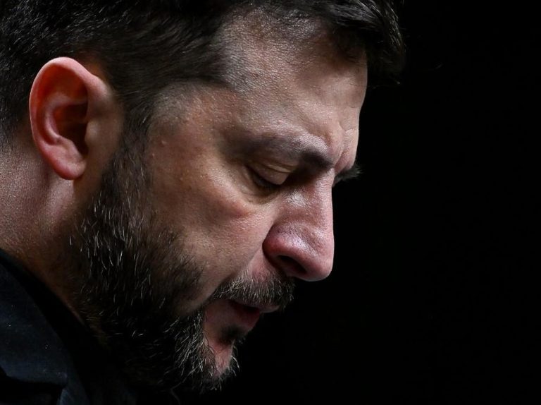 Zelensky: Pilih Martabat atau Kehilangan Amerika? Ukraina di Persimpangan Jalan