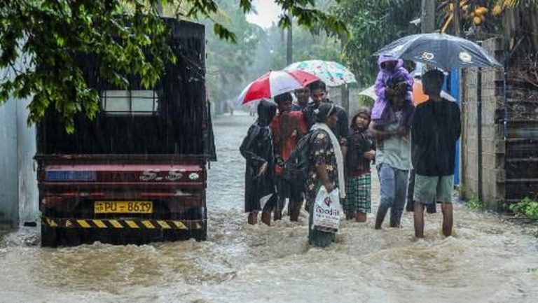 Sri Lanka Berduka: Puluhan Nyawa Melayang Diterjang Banjir Bandang dan Longsor! Sri Lanka Berduka: Puluhan Nyawa Melayang Diterjang Banjir Bandang dan Longsor!