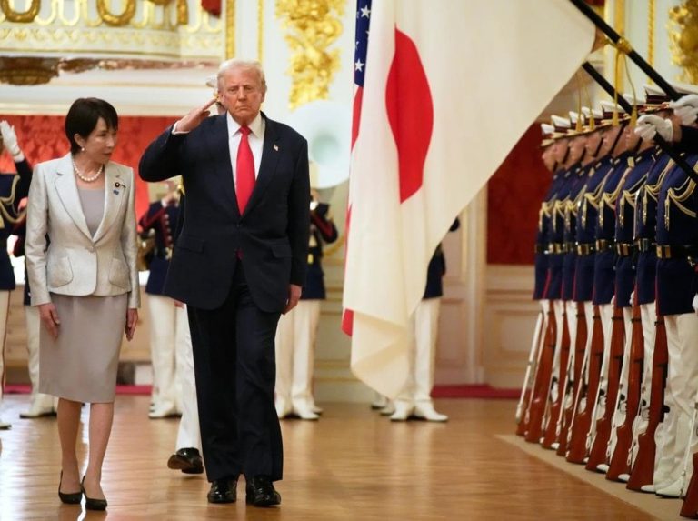 Internationalmedia.co.id – Mantan Presiden AS Donald Trump dikabarkan memberikan masukan penting kepada Perdana Menteri Jepang Sanae Takaichi terkait tensi yang meningkat antara Jepang dan China soal Taiwan. Dalam percakapan telepon, Trump menyarankan agar Takaichi tidak memperkeruh suasana dengan provokasi terkait status pulau tersebut. Internationalmedia.co.id - Mantan Presiden AS Donald Trump dikabarkan memberikan masukan penting kepada Perdana Menteri Jepang Sanae Takaichi terkait tensi yang meningkat antara Jepang dan China soal Taiwan. Dalam percakapan telepon, Trump menyarankan agar Takaichi tidak memperkeruh suasana dengan provokasi terkait status pulau tersebut.