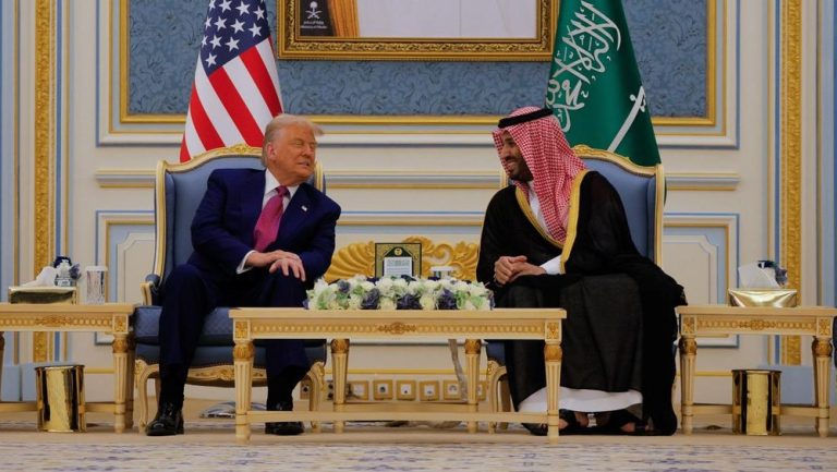 Trump Pasang Badan untuk Putra Mahkota Saudi, Ada Apa?
