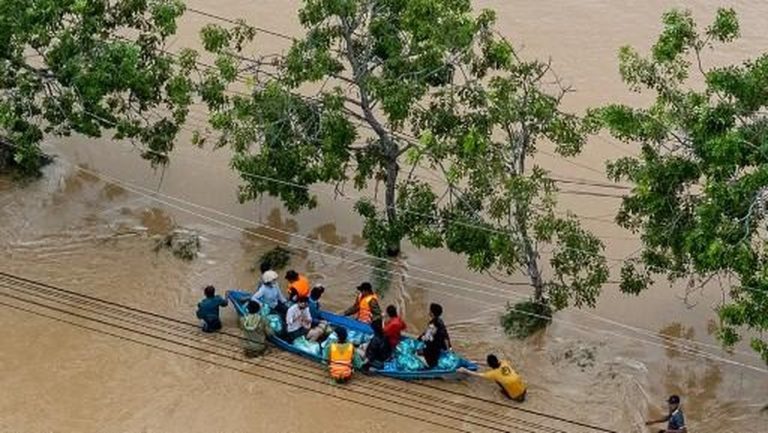 Vietnam Berduka: Banjir Dahsyat Telan Puluhan Nyawa, Belasan Hilang! Vietnam Berduka: Banjir Dahsyat Telan Puluhan Nyawa, Belasan Hilang!
