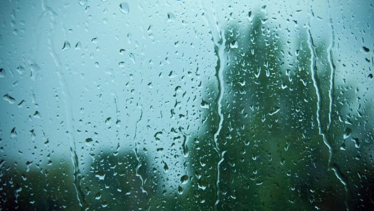 Dubai Waspada Cuaca Ekstrem Warga Diminta Bertahan di Rumah