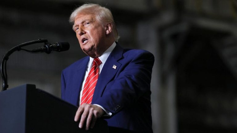 Trump Isyaratkan Langkah Ekstrem untuk Venezuela Trump Isyaratkan Langkah Ekstrem untuk Venezuela