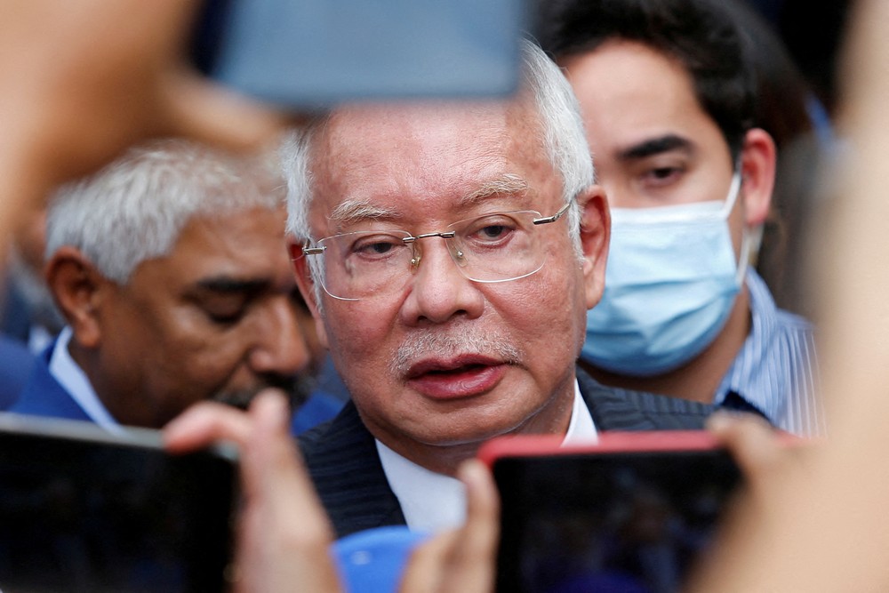 Eks PM Malaysia Dihukum Denda Triliunan dan Belasan Tahun Penjara