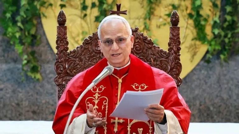 Paus Leo XIV Serukan Dunia Hening Saat Natal