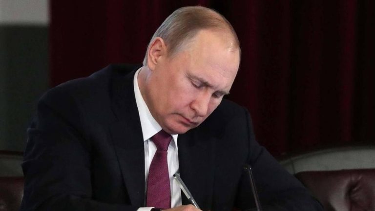 Putin Kejutkan Dunia, Diam-Diam Temui Modi Bahas Hal Krusial Ini!