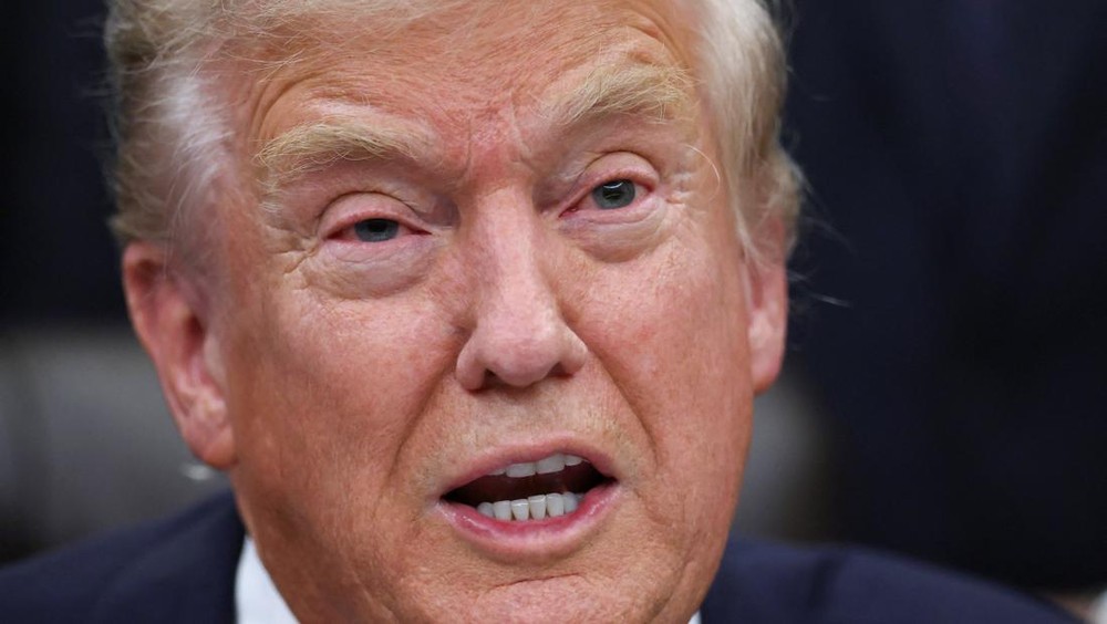 Geger Dunia Kebijakan Trump dan Isu Panas Lainnya